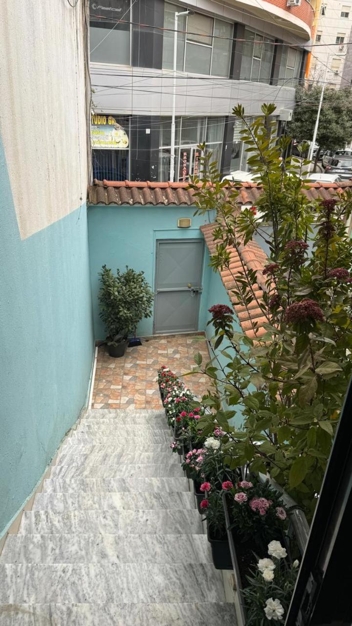 Host Elios Tirana Apartamento Exterior foto